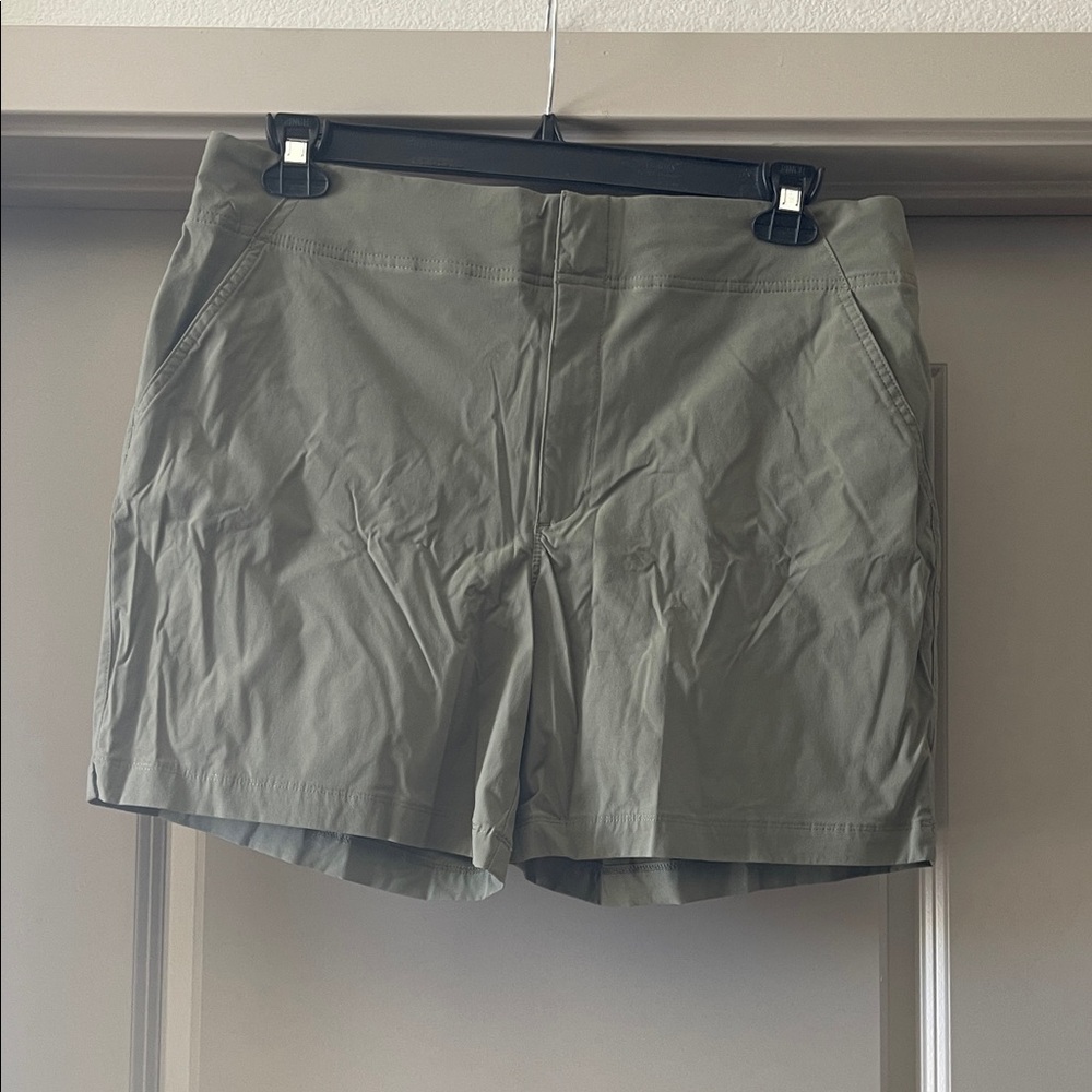 Columbia Women’s Olive Green Performance Hiking Shorts